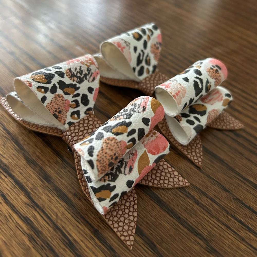 SOLD•Shoe Clips - Picture 2 of 3